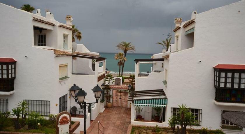 Puerto De La Duquesa Beach Apartment Castillo de Sabinillas Exterior photo
